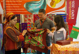 D&ouml;wrebap taslamalar we t&auml;ze g&ouml;rkezilişler - &ldquo;Turkmentextile Expo 2026&rdquo; hakyky g&ouml;zellik ba&yacute;ramyna &ouml;wr&uuml;ldi
